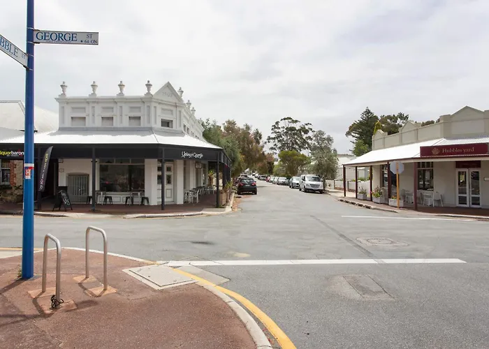 East Fremantle Escape